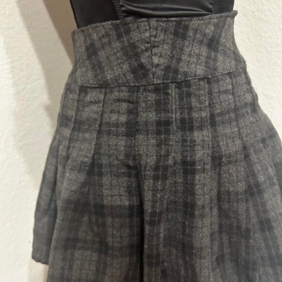 Vintage 70s Black and grey plaid pleated mini skirt - Picture 3 of 7